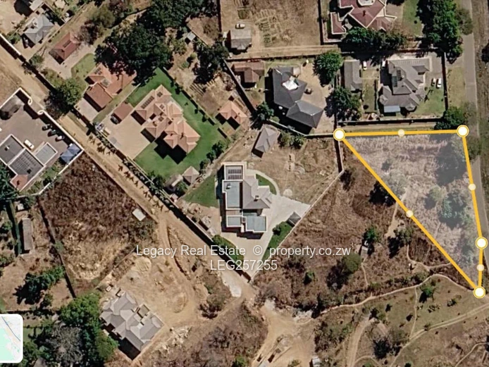 Tree-lined 3,000 m² Glen Lorne Stand 