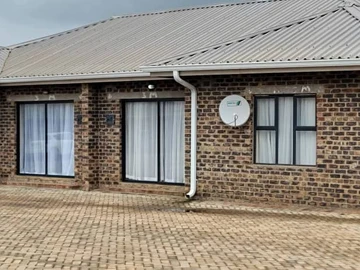 18 Unit Townhouse Complex