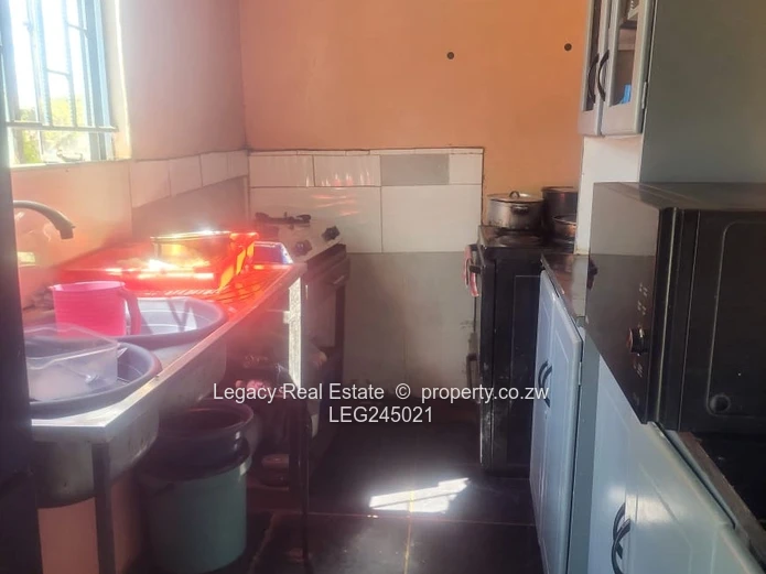 Incomplete 4 bedroomed House in Knowe on a 2000sqm land