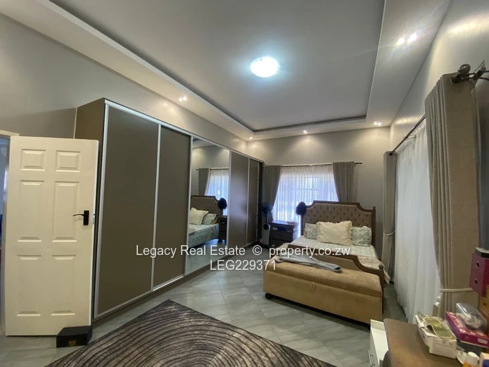Exclusive 4-Bedroom Cluster in Highlands