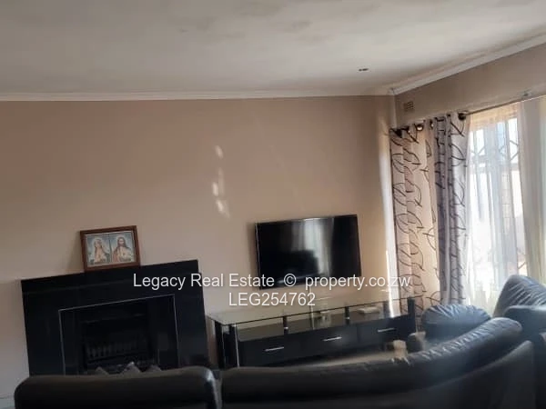 Secure 3-bed Townhouse in Westgate — Solar & Water Tank (Sole Mandate)