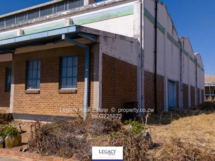 Massive investment in a mature in the heart of sought-after industrial area  (Sole Mandate)