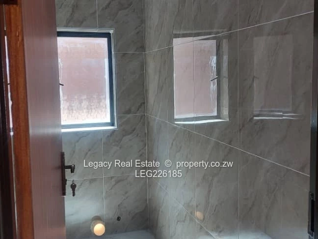 Stylish & Secure 3-Bedroom Home – Greendale Athlone