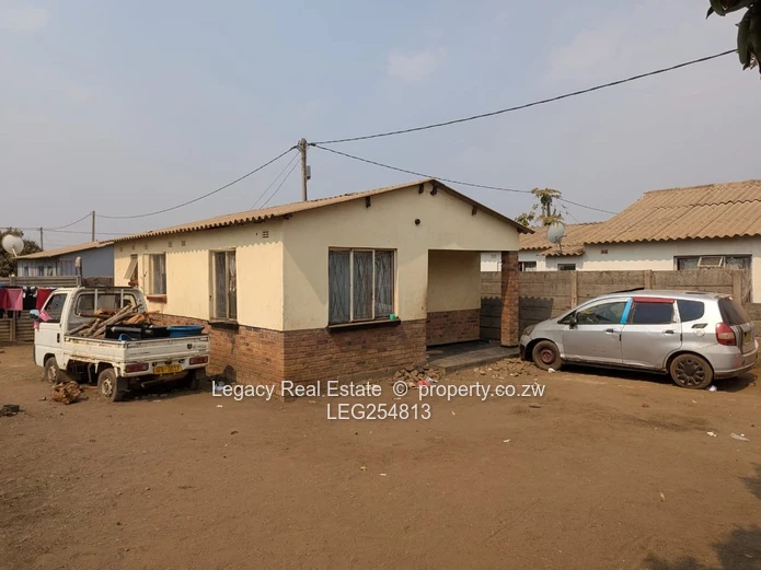 Walled Norton 2-Bed Bungalow on Main Road with Verandah (Sole Mandate)