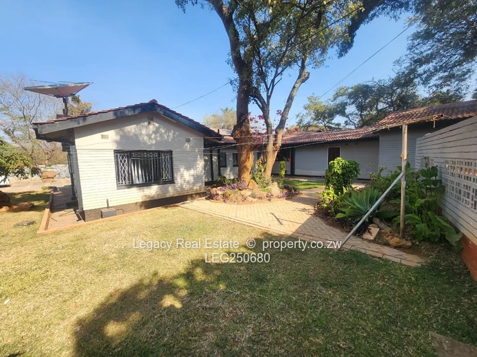 Upper Hillside 4BR — Walled Home with Main Rd Frontage