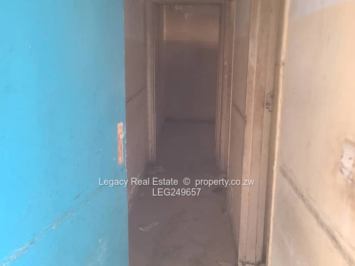 Chitungwiza Commercial Warehouse – Ideal For Manufacturing And Distribution