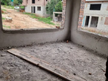 5 Bedroom Flat & Apartment