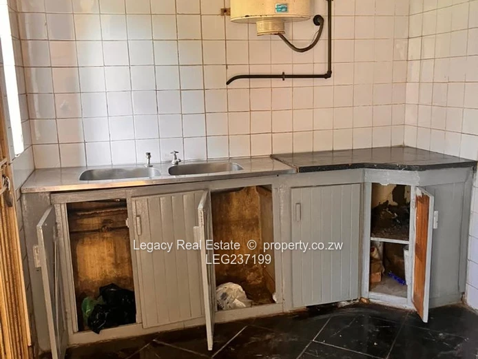 Value-For-Money 3-Bedroom Flat in Prospect,Down -Floor  Flat  in a Convinient Prospect Location