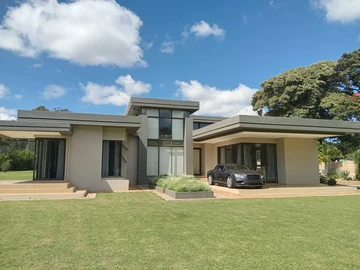 Charming 3-Bedroom Home in Mount Pleasant with Pool & Borehole