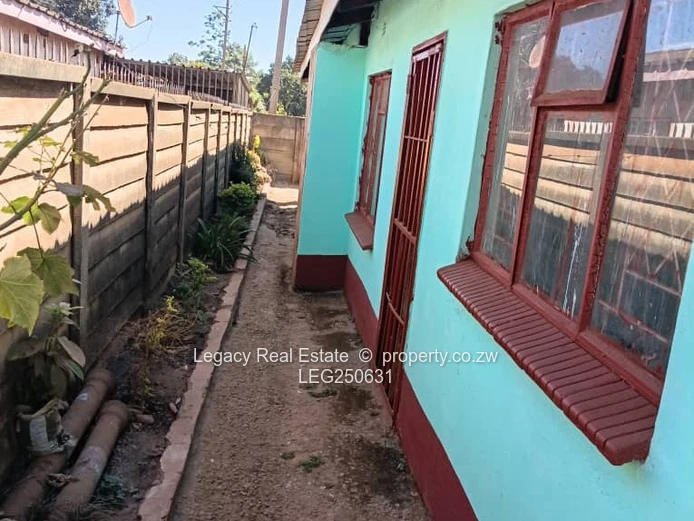 Dzivarasekwa Investment 4-Bed Walled Home with Garden & Verandah (Sole Mandate)