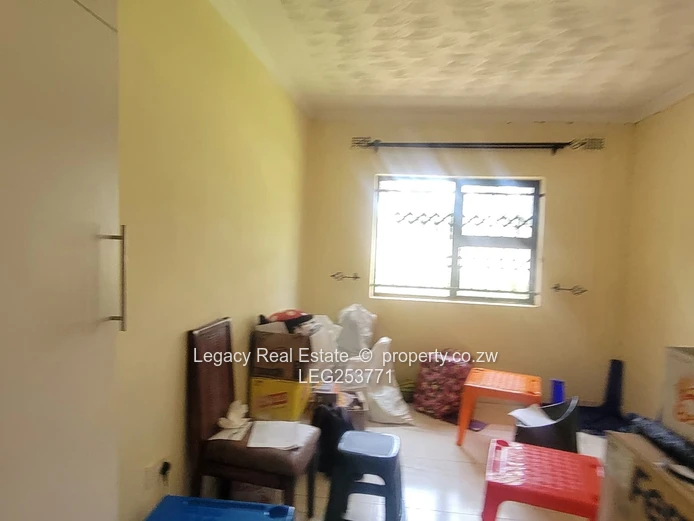 *Mount Pleasant Heights house to let 