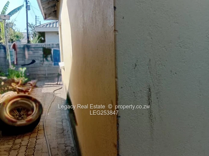 Granary Park 4-Bed Home with Borehole & Modern Kitchen