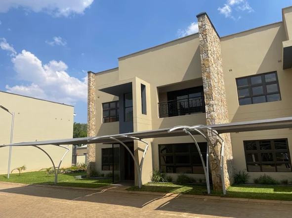 3 Bedroom Flat & Apartment