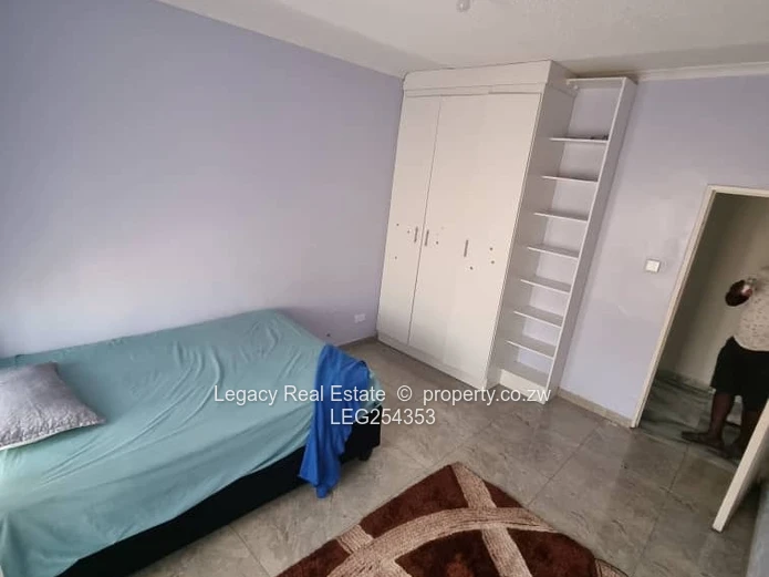 Modern 5BR/3BA in Sandton Park, Harare West — 1000m² + Borehole (Sole Mandate)