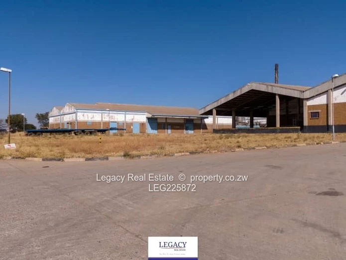 Massive investment in a mature in the heart of sought-after industrial area  (Sole Mandate)