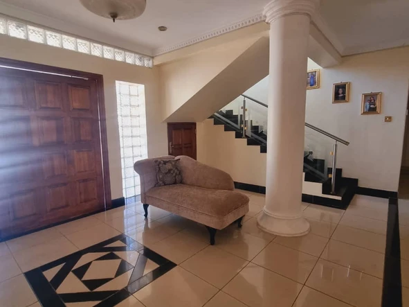 6 Bedroom House