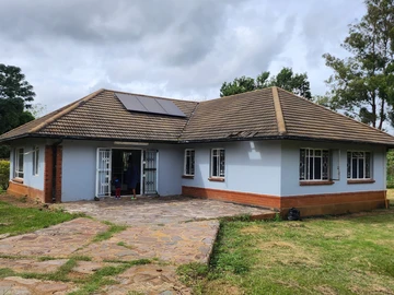 Spacious 3-Bed Marlborough Home with Borehole on 4000m²