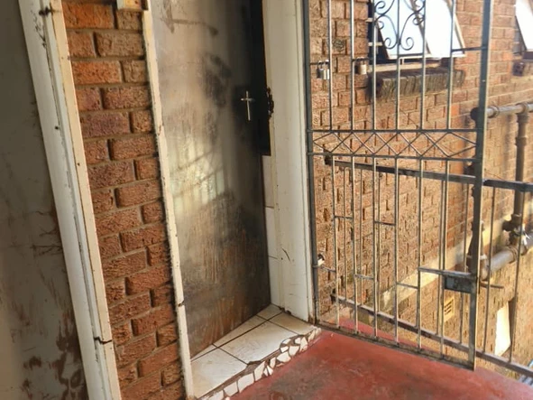 2 Bedroom Flat & Apartment