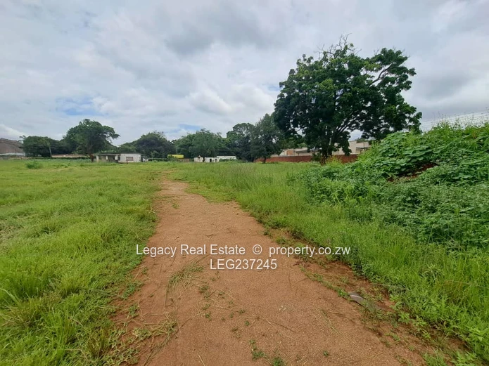 Exclusive 8,119sqm Stand With Borehole,Prime Development Land Just off Borrowdale Road