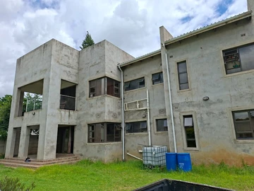 6 Bedroom House