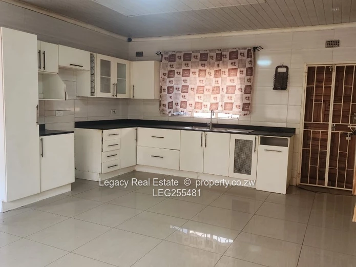 Solid Cottage with Borehole & Modern Kitchen — Zimre Park For Rent.