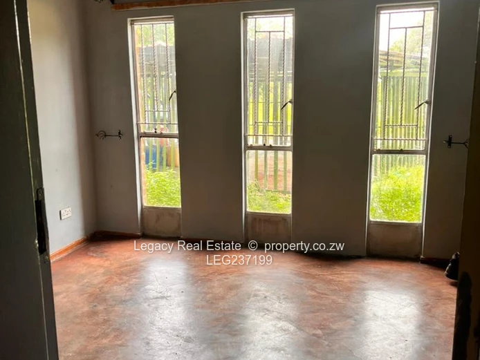 Value-For-Money 3-Bedroom Flat in Prospect,Down -Floor  Flat  in a Convinient Prospect Location