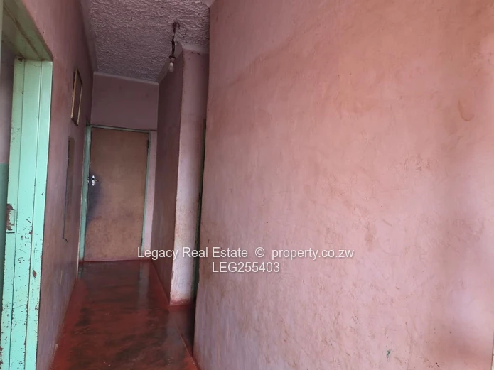 4-Bed Walled Home in Hatcliffe - Secure, Paved Yard