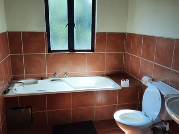 2 Bedroom Flat & Apartment