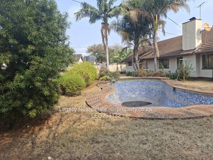 Avonlea 3-Bed Home with Pool & Large Paved Drive