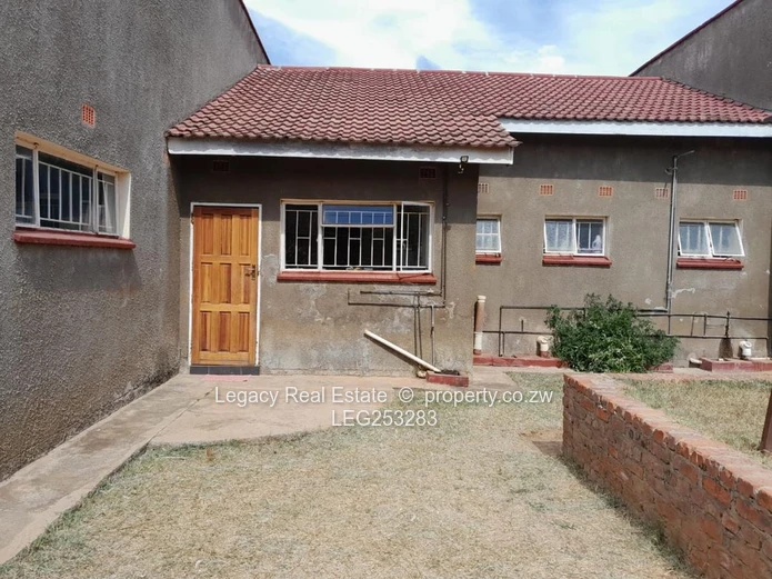Charlotte Brooke 4-Bed Home with Borehole & Built-Ins (Sole Mandate)