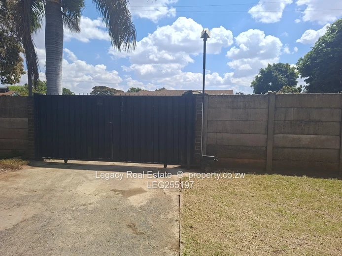 Milton Park: 3-Bed Garden Home with Secure Gate