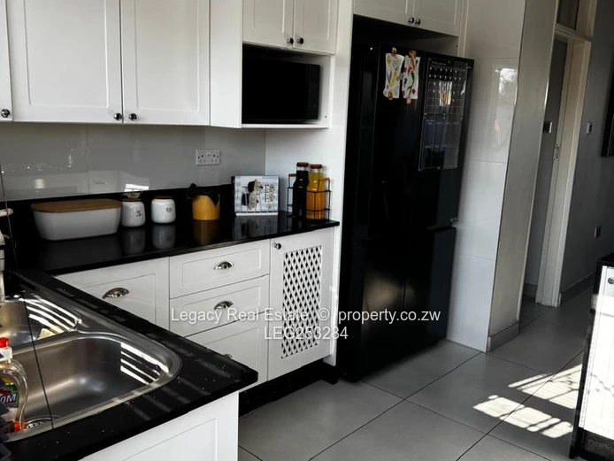 Modern 3-Bed Budiriro Home - Borehole, Bath & Backyard
