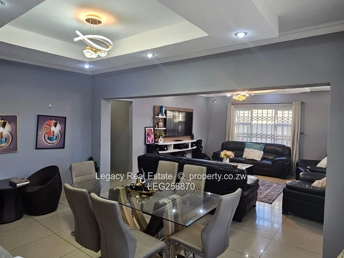 Renovated 4-Bed Waterfalls Home — Borehole , geyser & Modern Lounge