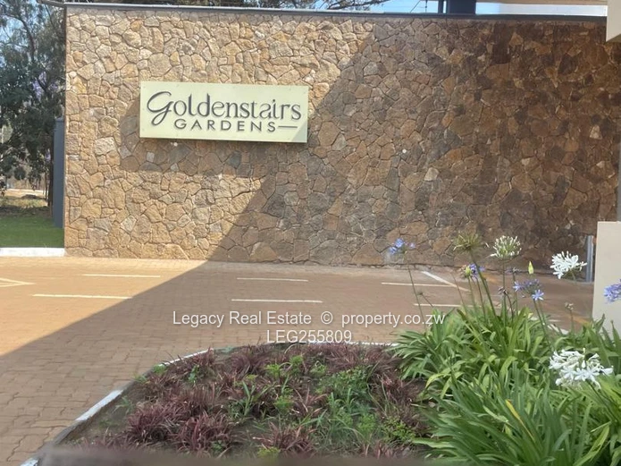 Golden Stairs 3bed duplex - En-suite & Borehole