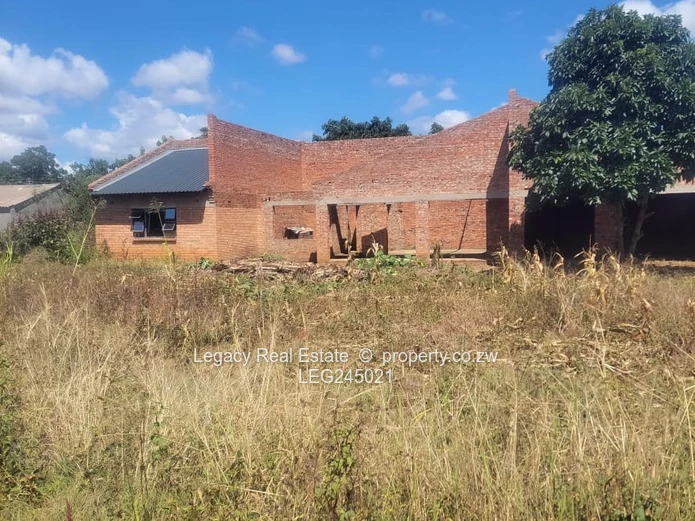 Incomplete 4 bedroomed House in Knowe on a 2000sqm land