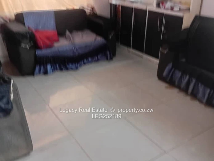 4-Bed Glen View Home — Walled Yard, Verandah & Good ZESA
