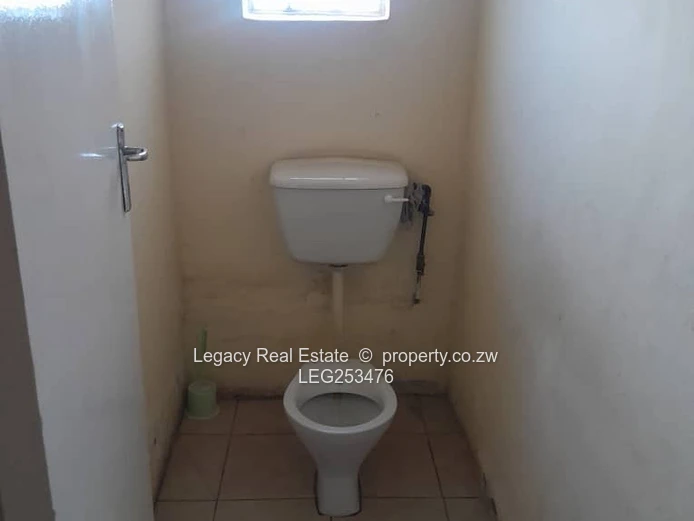 Zimre Park 5-Bed Home with Borehole, Garage & Driveway (Sole Mandate)