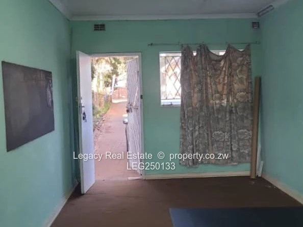 Milton Park: 20m² Office — Borehole & Shaded Parking