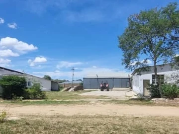 9121m² Commercial Property in Karoi, Mashonaland West with Borehole