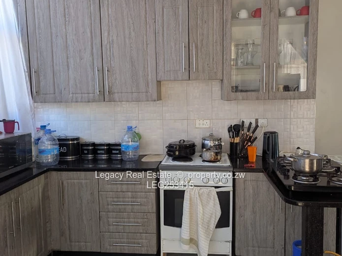 Southlea Park 3-Bed House with Title Deeds, Fitted Kitchen & Garden (Sole Mandate)
