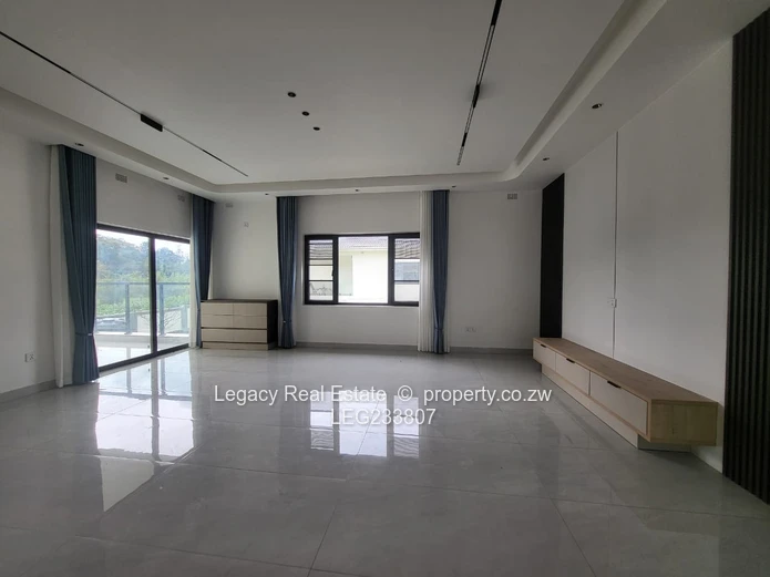 Exclusive High-End 5-Bedroom Residence in Pomona,Modern Luxury Living
