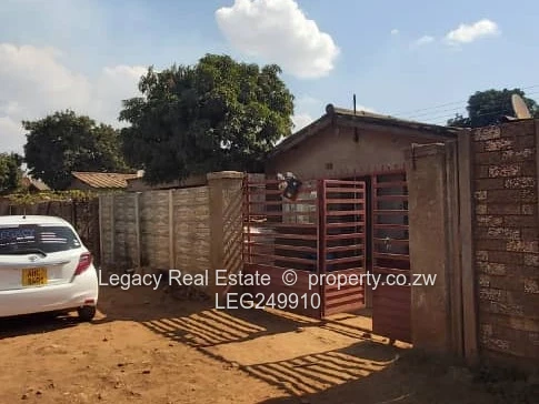 4-Bed Glen View Home - Walled Yard, Entertainment & Good ZESA