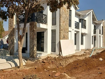 4 Bedroom Townhouse Complex
