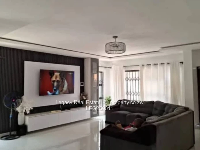 Stylish 4-Bed Townhouse Ashdown Park — Borehole & Modern Baths (Sole Mandate)
