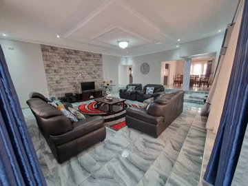 5 Bedroom House