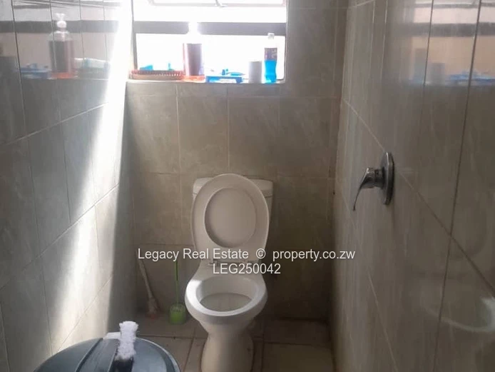 Furnished 1-Bed Flat, Glen Lorne — 24hr Security & ZESA