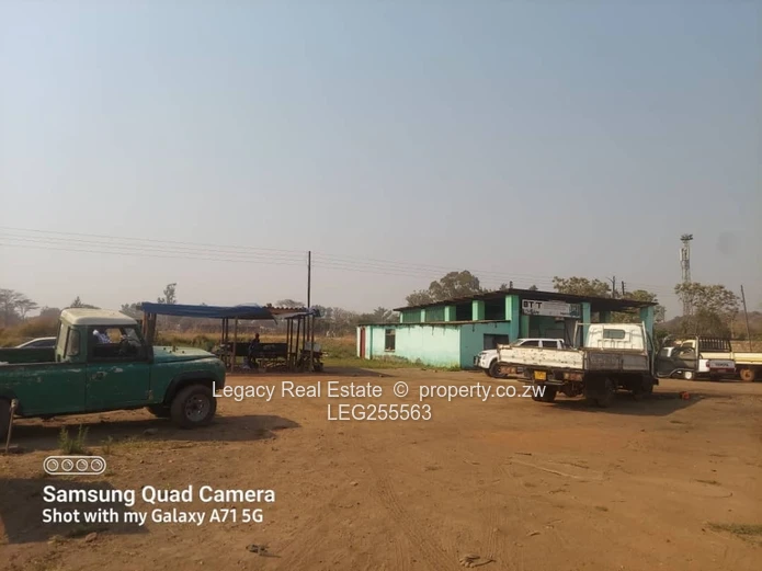 Amaveni Workshop & Warehouse with Truck Yard (2142m²) (Sole Mandate)