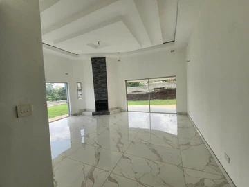6 Bedroom House