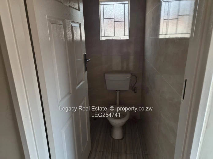 7-Bed Budiriro: Borehole, Gated Yard & Open Lounge (Sole Mandate)