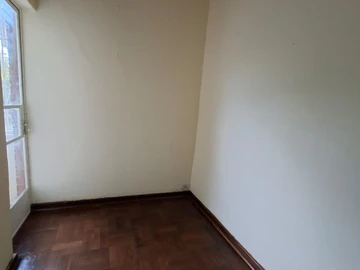 2 Bedroom Flat & Apartment